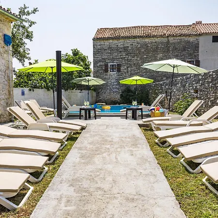 Vila Barbara - Orihi